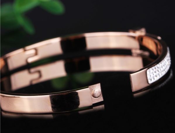 กำไลข้อมือ สร้อยข้อมือ ผู้หญิง กำไลเงิน กำไลทอง ฝังเพชร 3 สี ทอง เงิน Rose Gold กำไลผู้หญิง ฝังเพชร ใส่ออกงาน 409633