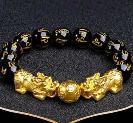 สร้อยข้อมือ ผู้ชาย หิน ธรรมชาติ สีดำ สลับ ลูกปัดสีทอง มังกรทอง คู่ ลงอักขระ โชคลาภ เงินทอง สร้อยข้อมือสวย ๆ 196698
