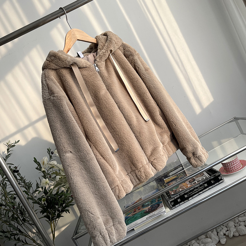 Page one เสื้อเฟอร์กันหนาว หมวกฮู้ด เสื้อขน Fluffy coat แบรนด์ page One ดำ