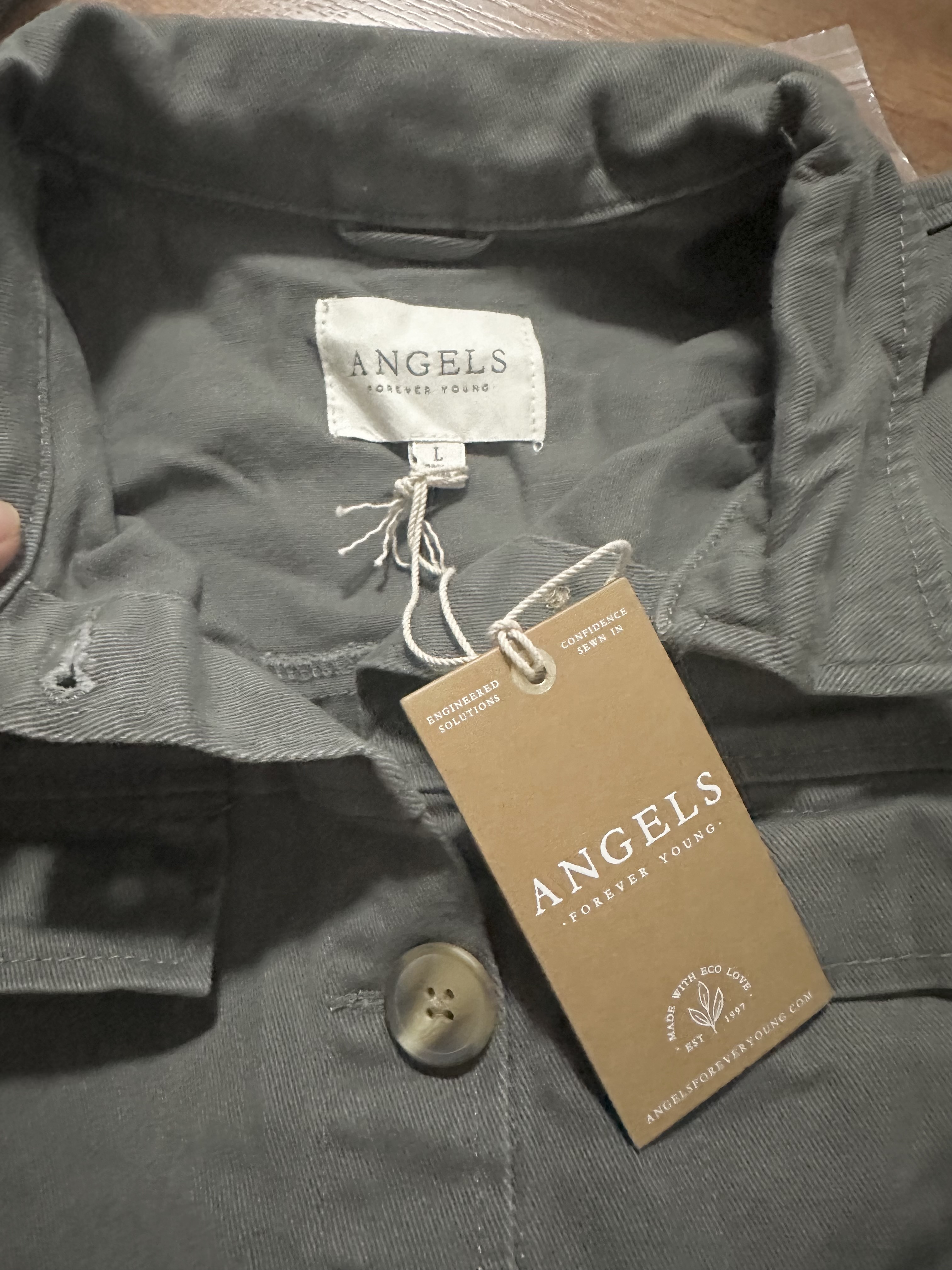 fb sister ANGELS forever young utility jacket เสื้อแจ็คเก็ต แนวทหาร Angel เขียว