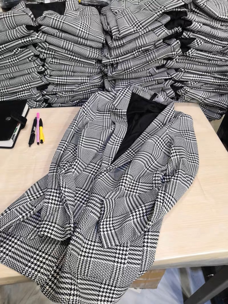 เสื้อโค้ท เสื้อคลุม ทรงสูท ลายตารางเทาดำ เสื้อคลุม เบลเซอร์ Blazer check ❄️แบรนด์✨H&M✨ แท้💯% แบรนด์ H&m