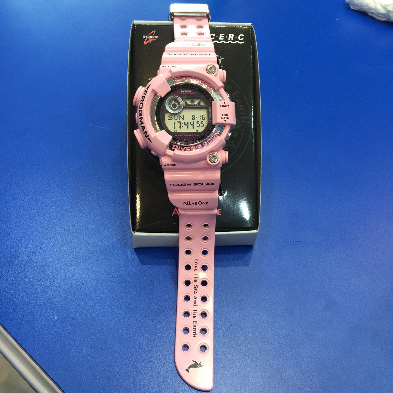 CASIO G-SHOCK นาฬิกาข้อมือ นาฬิกากันน้ำ นาฬิกาของแท้ ประกันศูนย์ CMG 1 ปี รุ่น GF-8250K-4JR นาฬิกาสีชมพู