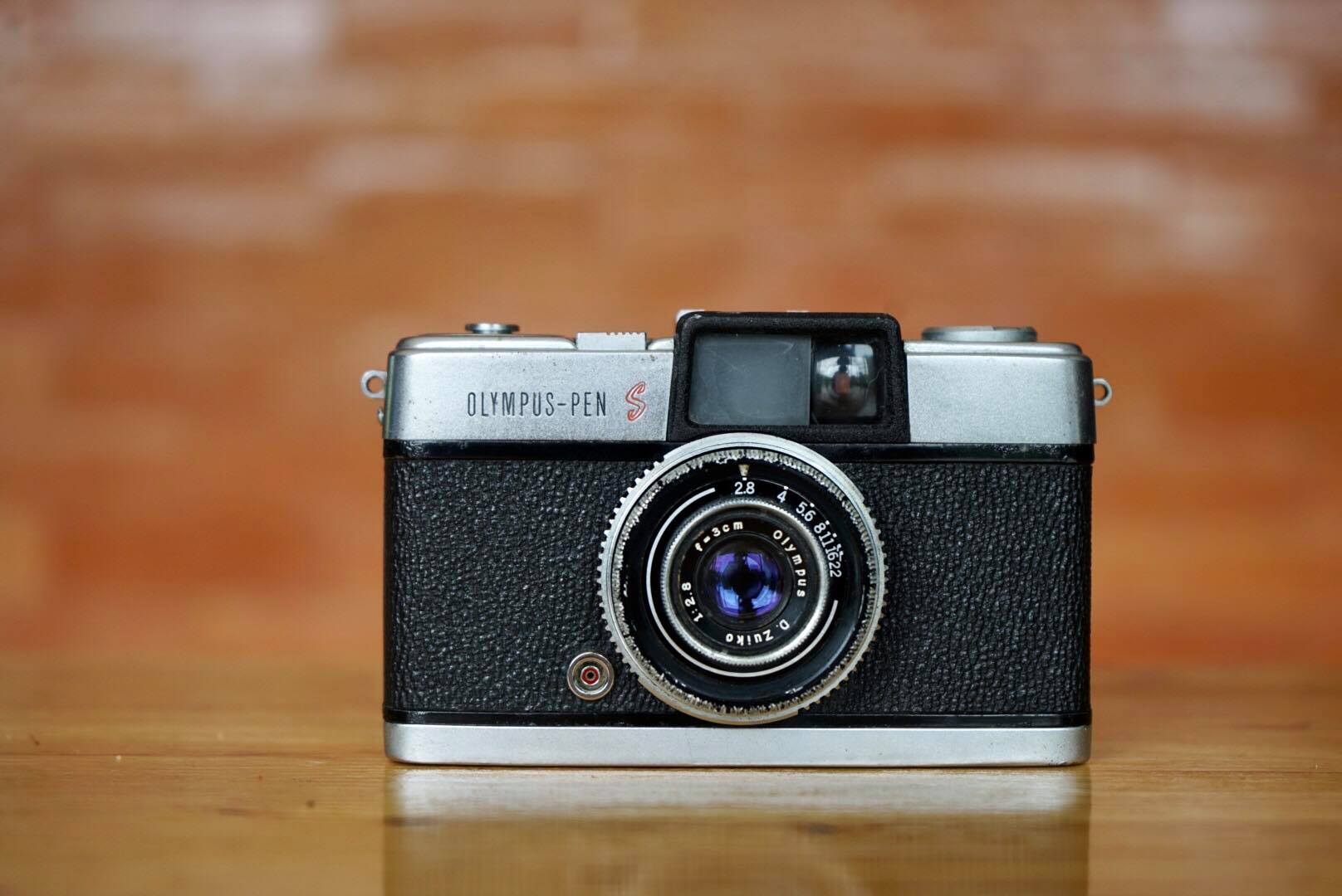 OLYMPUS-PEN S OLMPUS D. ZUIKO 30MM. F2.8
