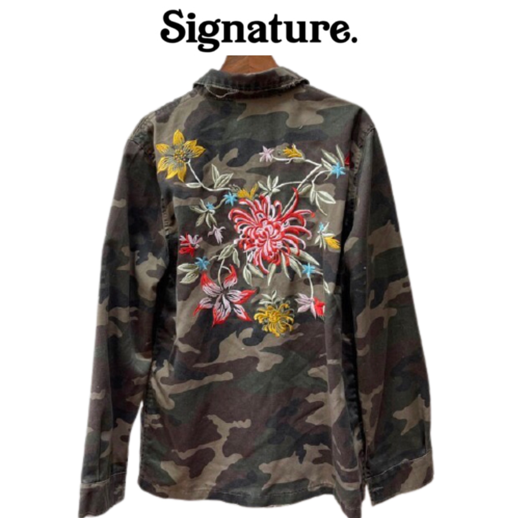 เสื้อนอกทหาร เสื้อแจ็คเก็ต ลายพราง แนวทหาร แต่งลายปัก แพทเทินสวย เท่ห์ มาก แบรนด์ Signature เขียว