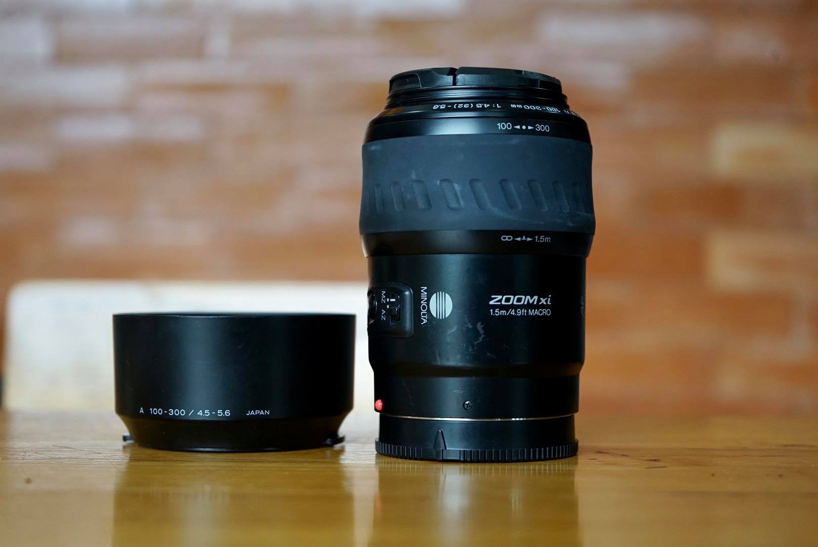 MINOLTA AF ZOOM XI 100-300MM.F4.5(32)-5.6