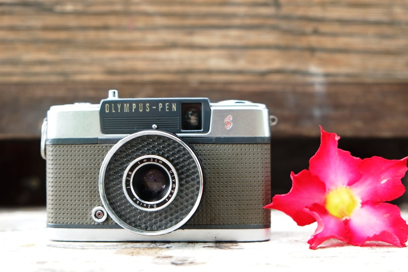 OLYMPUS PEN-EES