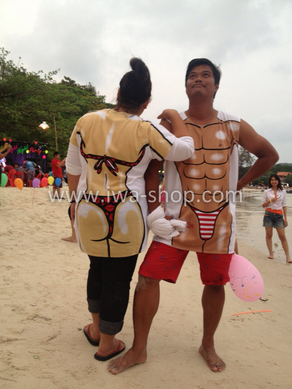 ทหารฟ้า เสื้อยืดลายชุดว่ายน้ำ เสื้อยืดลายบิกินี่ เสื้อสกรีนลายบิกินี่ เสื้อลายชุดว่ายน้ำ เสื้อฮาๆ พิมพ์ลายเซ็กซี่ไปทะเล