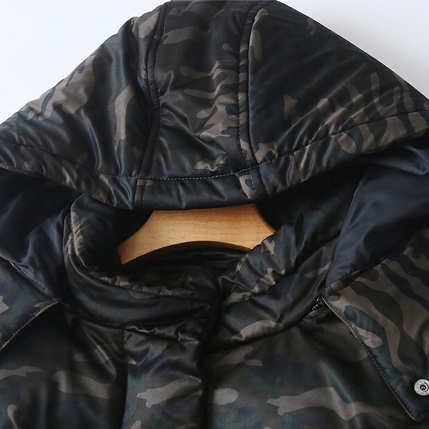 Clockhouse เสื้อกันหนาว ติดฮูท เสื้อบอมเบอร์ บุนวมอุ่น แบรนด์clockhouse over siZe bomber jacket (ฮู้ดถอดได้ค่ะ) ลายพราง