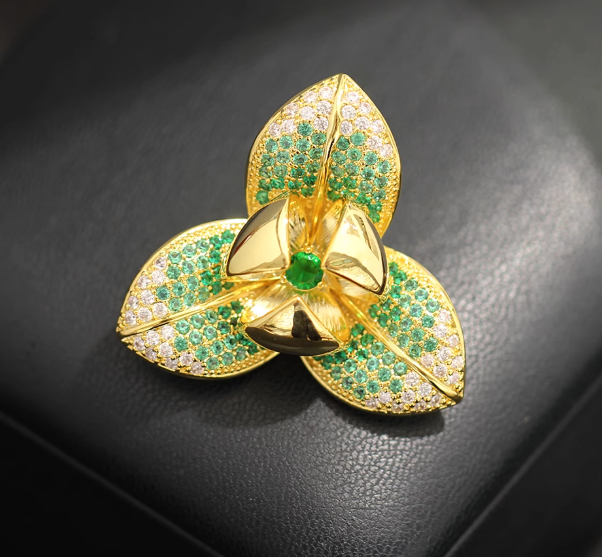 เข็มกลัด ดอกพุดซ้อน ดอกการ์ดีเนีย ฝังเพชร สวยหรู หลากสี เขียวมรกต ฟ้า ทอง เงิน ฝังเพชร CZ AAA 626715