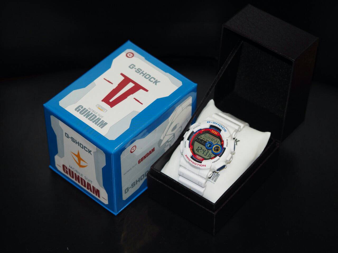 CASIO G-SHOCK นาฬิกาข้อมือ นาฬิกากันน้ำ นาฬิกาของแท้ ประกันศูนย์ CMG 1 ปี รุ่น GD-100 GUNDAM Mobile Suit นาฬิกาสีขาว