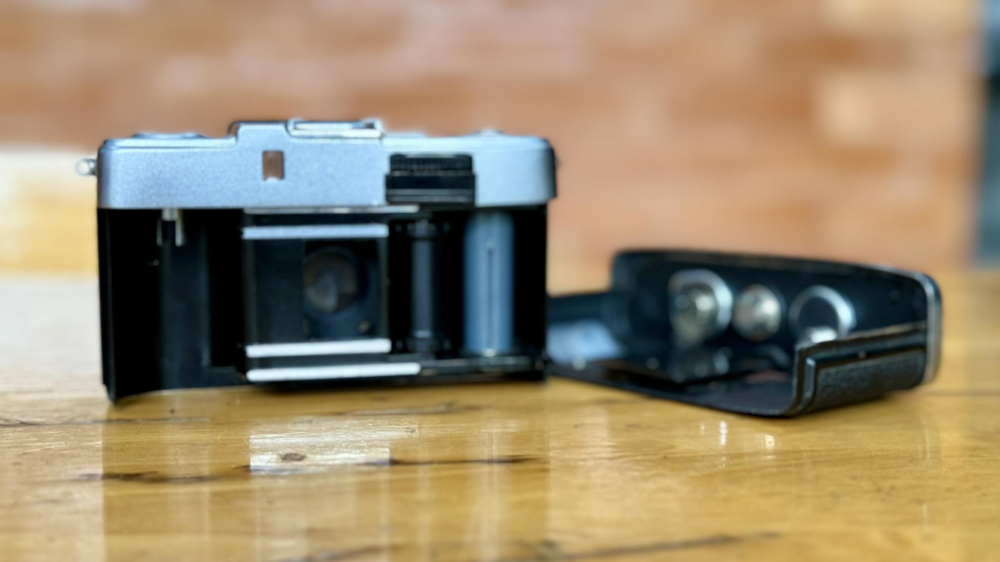 OLYMPUS-PEN S OLMPUS D. ZUIKO 30MM. F2.8