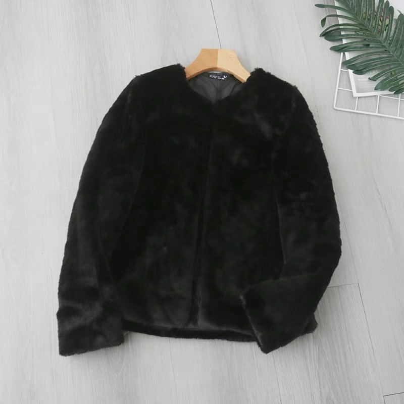 Selected เสื้อเฟอร์กันหนาว เสื้อขน Fluffy coat สีขาว แบรนด์ SELECTED สำเนา สำเนา สำเนา สำเนา