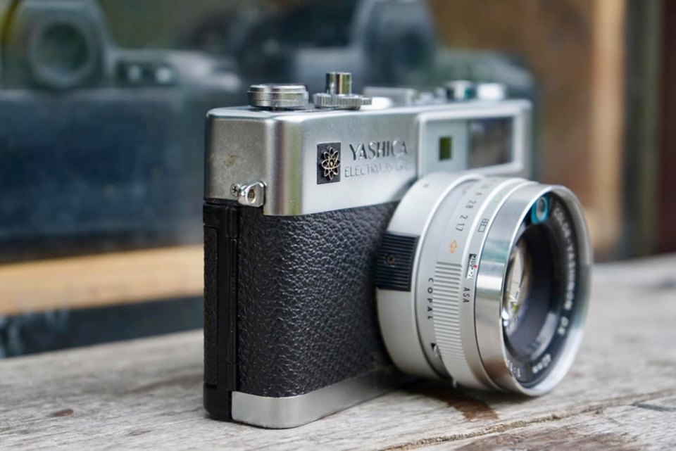 YASHICA ELECTRO35 GL YASHICA COLOR-YASHINON DX 40MM.F1.7