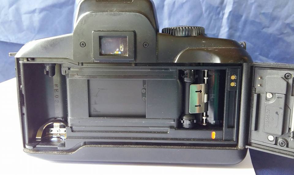 CANON EOS 700QD CANON ZOOM LENS EF35-80MM.F4-5.6