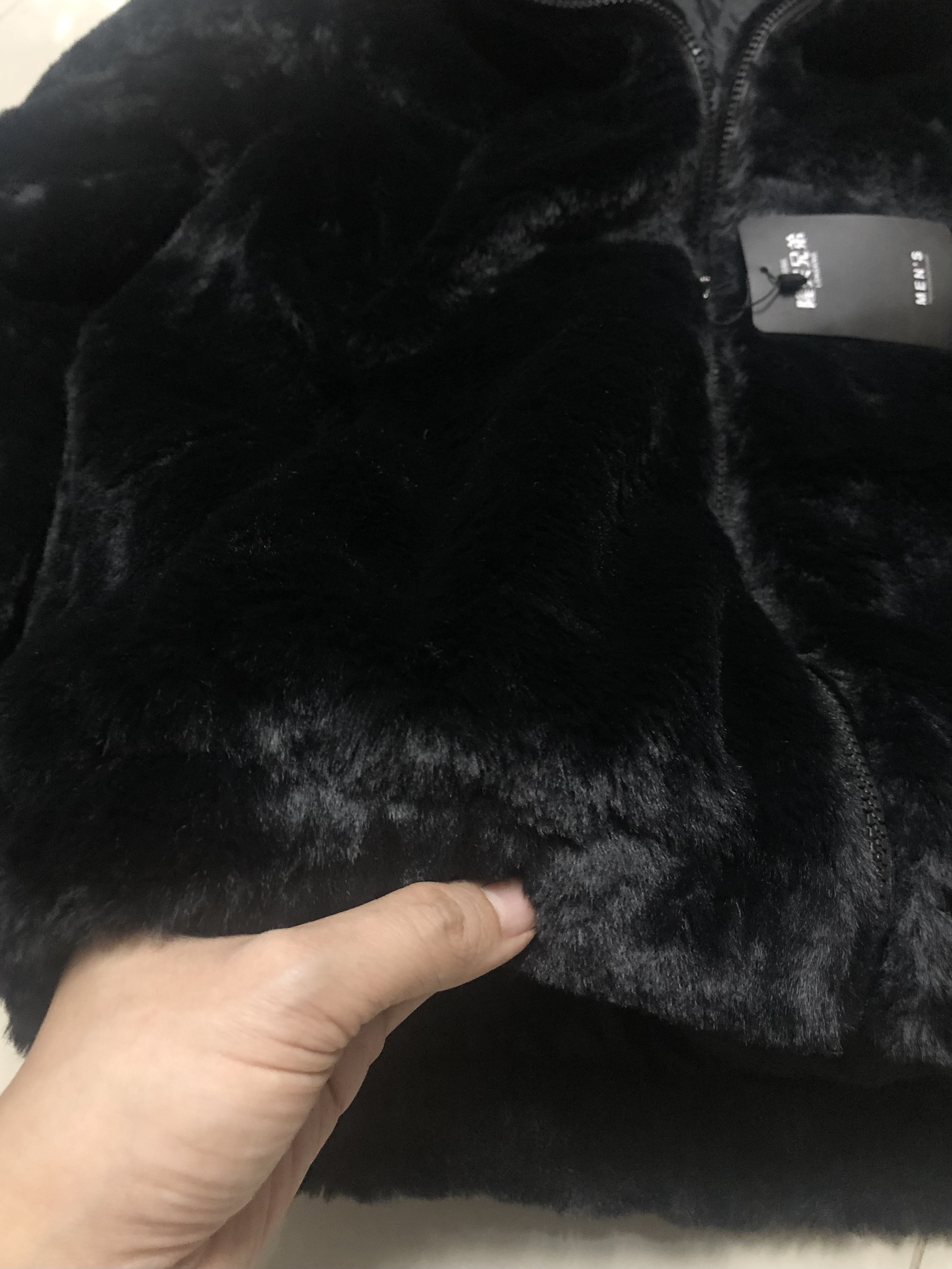 Forever21 เสื้อเฟอร์กันหนาว หมวกฮู้ด เสื้อขน สีดำ (FLUFFY COAT) 兄弟 ขาว
