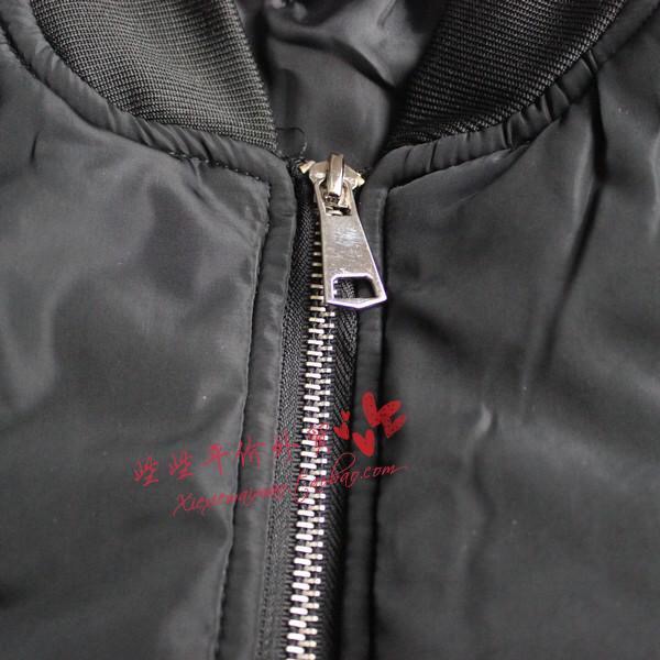 เสื้อนอก เสื้อคลุมกันหนาว เสื้อไฟท์ สีดำ แต่งลายปักช่วงแขน Size M/L