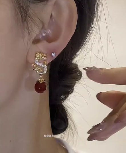 ต่างหู ตุ้มหู มังกรทอง ฝังเพชร ห้อย ไข่มุก สีแดง ทับทิม สุดหรู ต่างหูเพชร ปีมังกร ใส่ออกงาน 183998