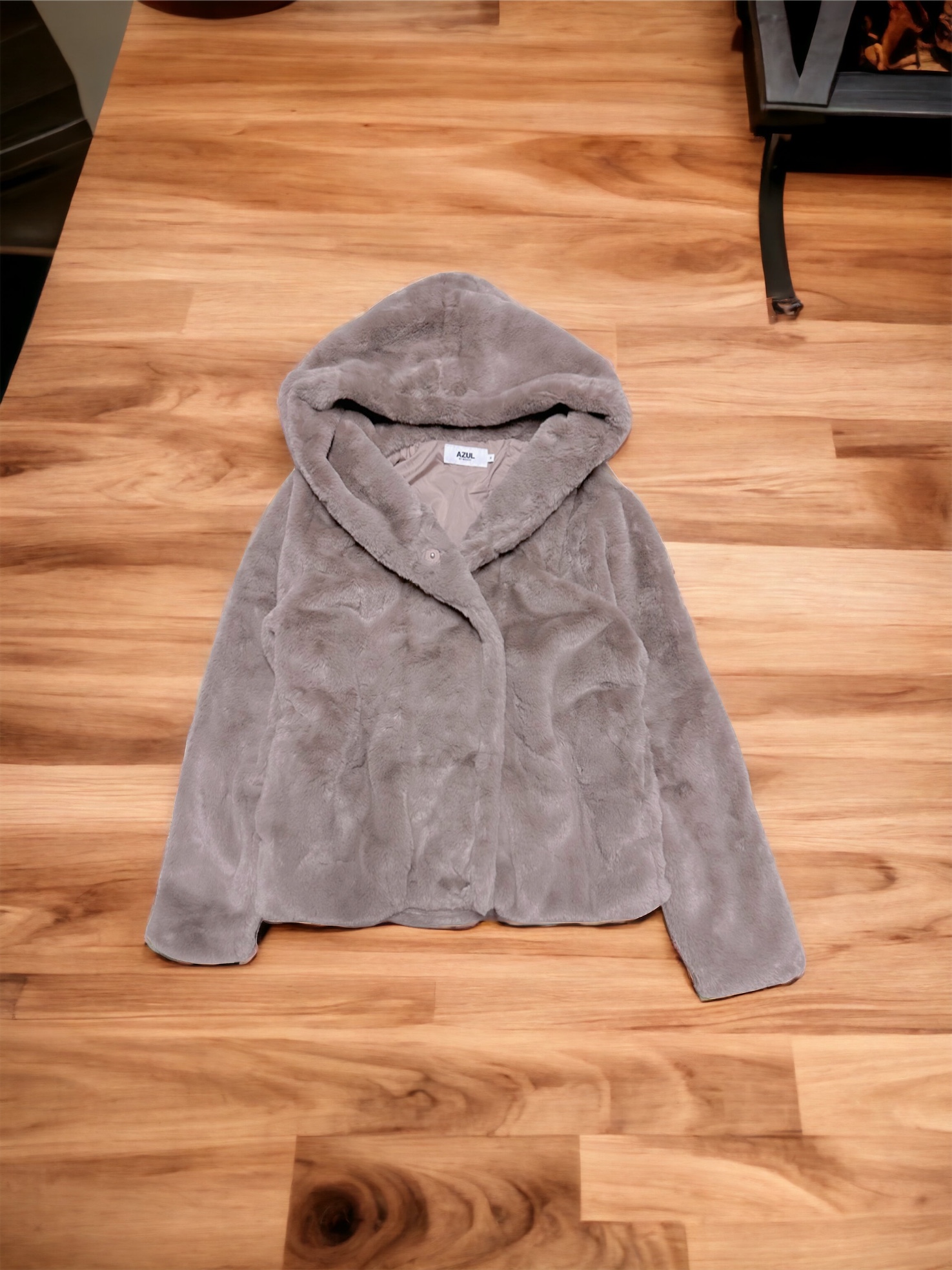 เสื้อโค้ทเฟอร์ โค้ทขนสัตว์เทียม แบรนด์ AZUL by moussy สีน้ำตาล ขนนุ่ม งานสวย พรีเมี่ยมมากเลยคะ งานช็อปแท้100% คะ SIe S/M/L สำเนา น้ำตาล