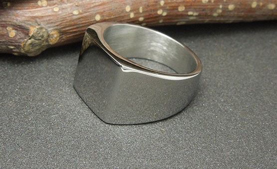 แหวนผู้ชาย แหวนเงิน Stainless Steel แหวนเกลี้ยง สแตนเลส ออกแบบ หน้าตัด สี่เหลี่ยม มาดเท่ สวยเท่ ของขวัญเก๋ ๆ ให้แฟน สวยหรู มีระดับ 219865_1