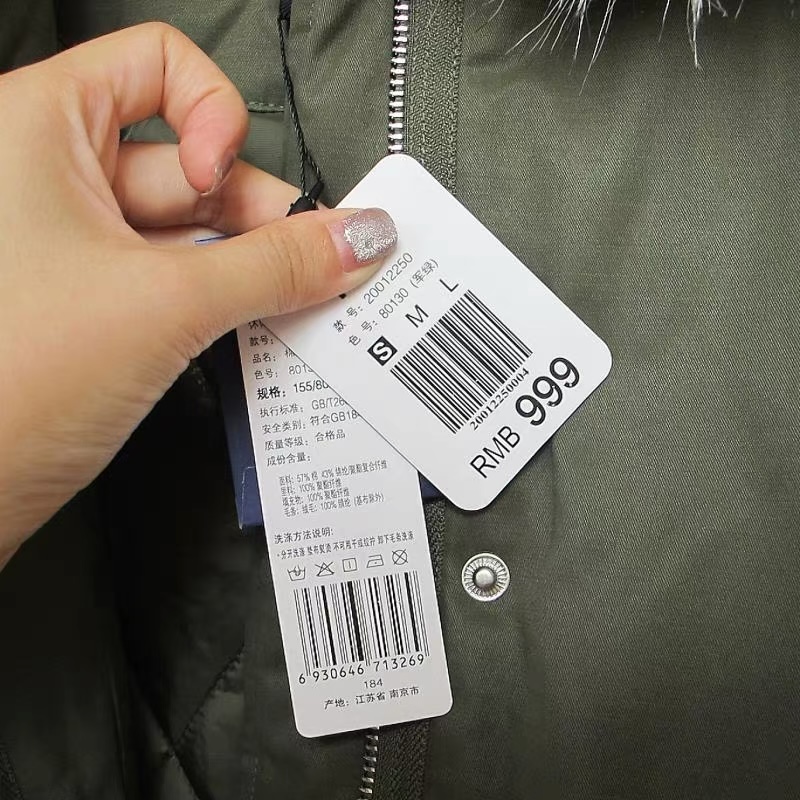 เสื้อโค้ทฮูท BERSHKAกันหนาว Parka สีชมพูอ่อน แต่งขนเฟอร์ ซับขนอุ่นด้านใน (เฟอร์ & ขนอุ่นด้านใน ถอดได้คะ) ดลบได้เลยคะ Size XS/S/M/ L/XL/XXL เขียว