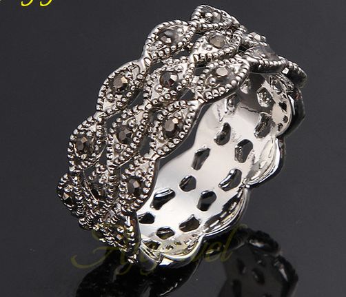 แหวนเงิน แหวนผู้หญิง แหวนดีไซน์ สไตล์ แหวนโบราณ ติด rhinestones แหวน วัยรุ่น ใส่เก๋ ๆ แต่งเพชร ลวดลาย โค้ง ต่อลายกัน 18012