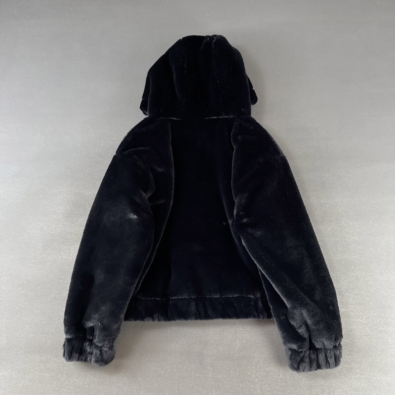 Page one เสื้อเฟอร์กันหนาว หมวกฮู้ด เสื้อขน Fluffy coat แบรนด์ page One ดำ