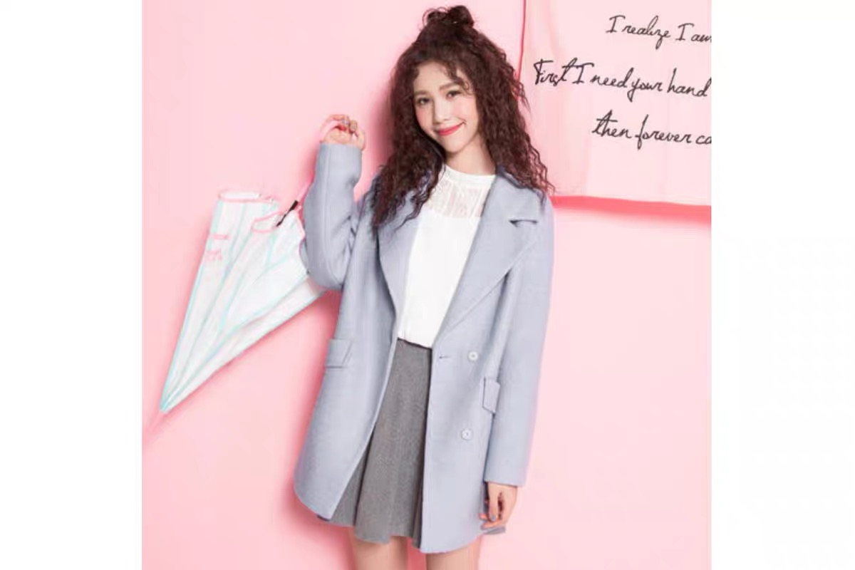 เสื้อโค้ท peacoat เสื้อโค้ทเฟอร์ โค้ทสักหลาดสีชมพูอ่อน แบรนด์ La'babite สำเนา สำเนา สำเนา สำเนา