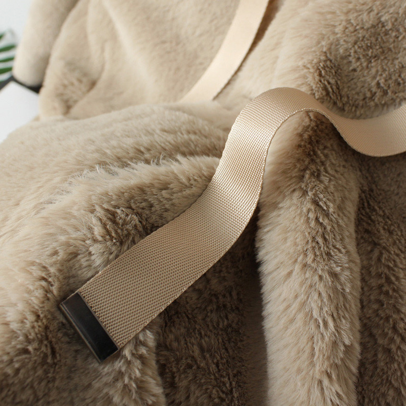 Page one เสื้อเฟอร์กันหนาว หมวกฮู้ด เสื้อขน Fluffy coat แบรนด์ page One ดำ
