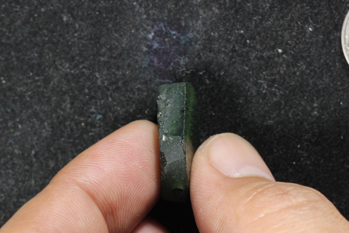 ลูกปัดบ้านเชียงเขียวเข้ม