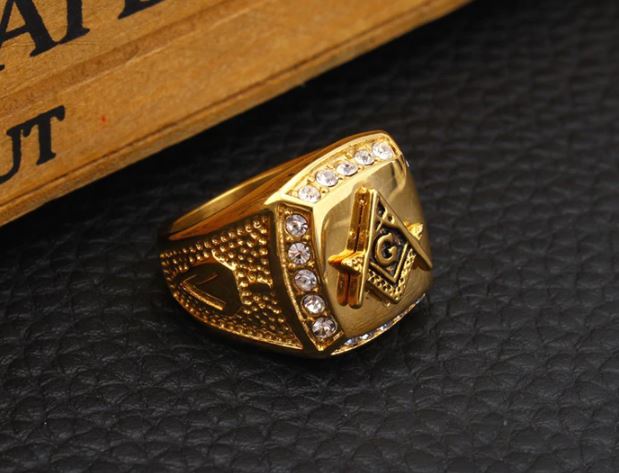 แหวนทอง แหวนผู้ชาย หน้าตัด สี่เหลี่ยม ล้อมเพชร CZ สุดหรู ลาย Mason Freemasonry แหวนทอง วัยรุ่น เท่ ๆ 702698