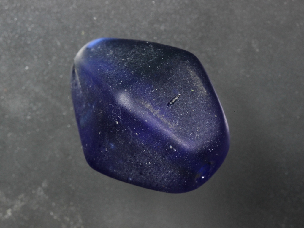 (ขายแล้ว)ลูกปัดบ้านเชียง น้ำเงิน มะเฟื่องใหญ่