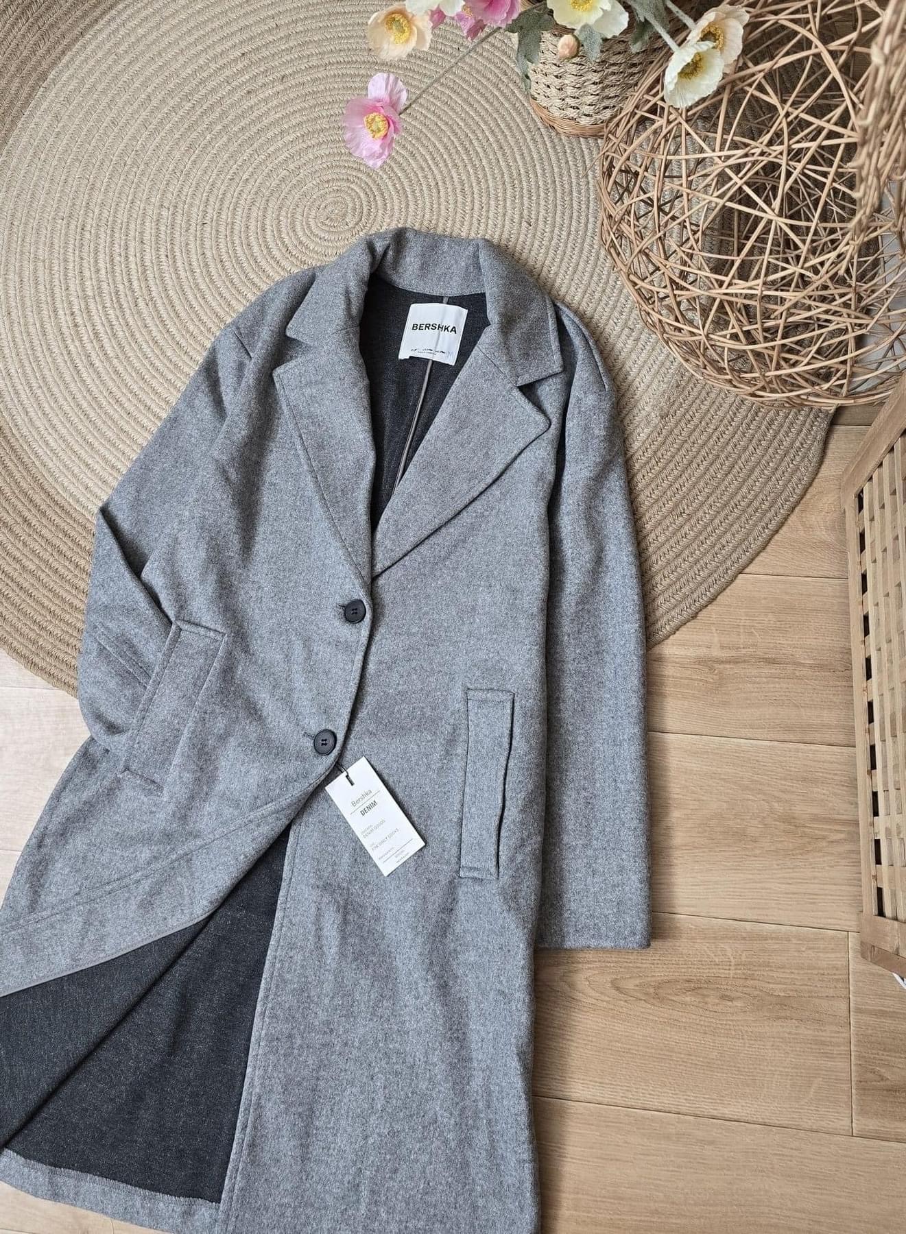เสื้อโค้ท เสื้อกันหนาว Trench coat Bershka Knitting สีเทา แบรนด์ mohito สำเนา สำเนา
