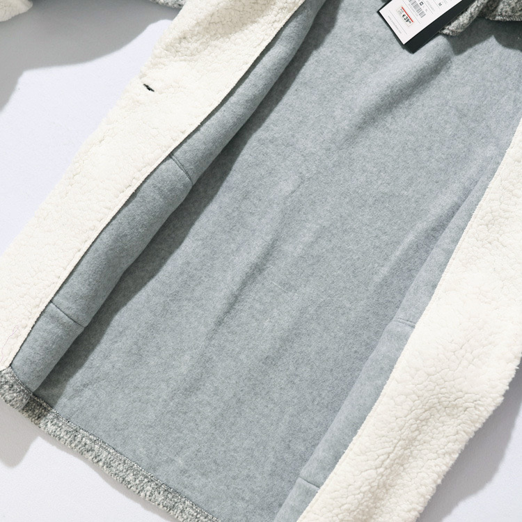 Pull&bear เสื้อโค้ท เสื้อกันหนาว เนื้อผ้าไหมพรม สีเทาอ่อน แบรนด์ Pull&bear เทาอ่อน