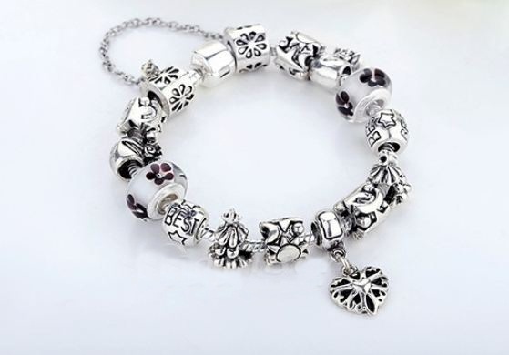 สร้อยข้อมือ Diy สไตล์ Pandora สร้อยข้อมือ สีเงินล้วน แต่งด้วย ชาร์ม ต้นคริสต์มาส ดาว สลับ กับ Glass Beads สีสวย ห้อยจี้หัวใจ ของขวัญ สุดหรู 58572