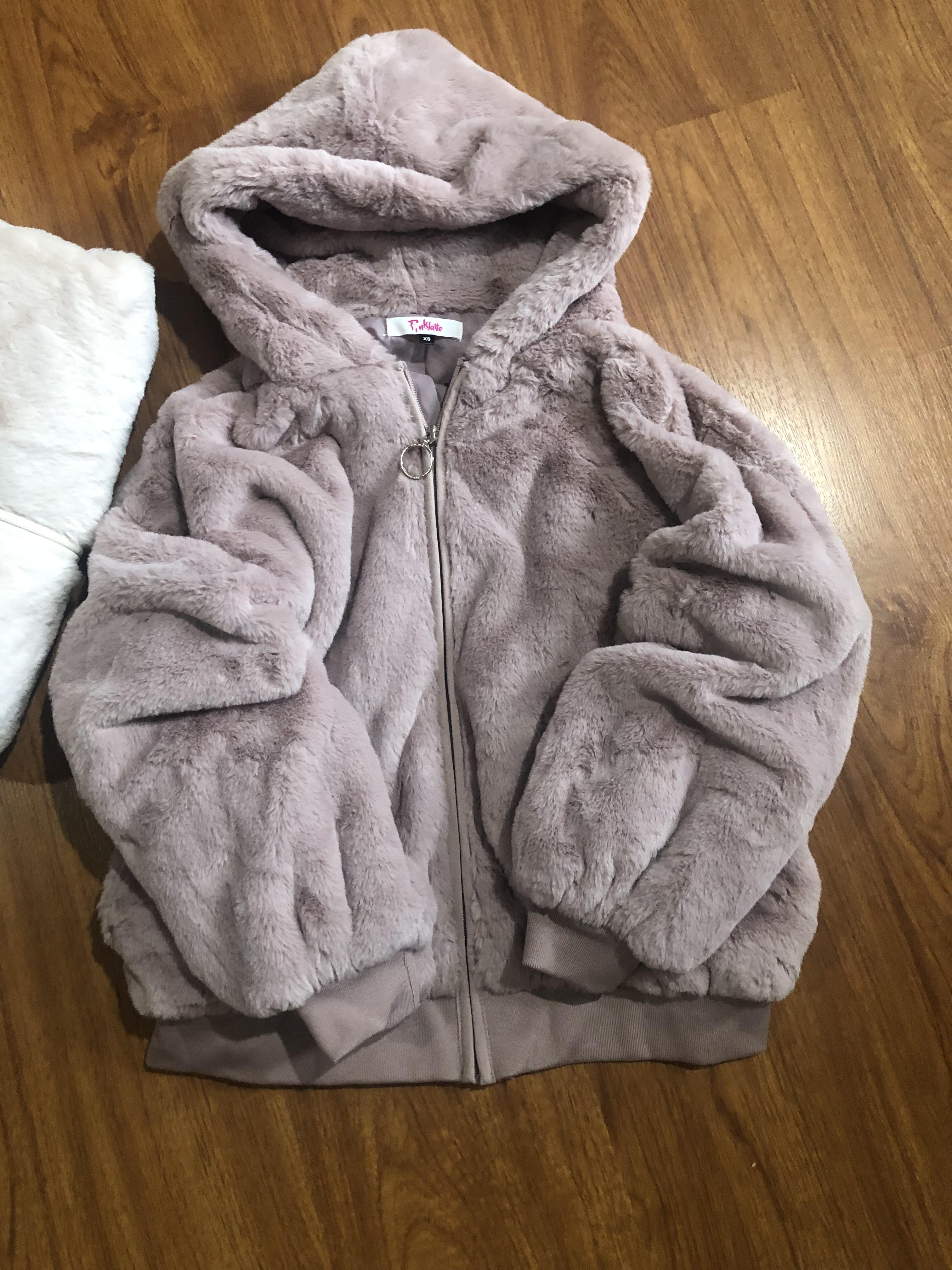 Pink latte เสื้อเฟอร์กันหนาว หมวกฮู้ด เสื้อขน (FLUFFY COAT ) แบรนด์ Pink latte