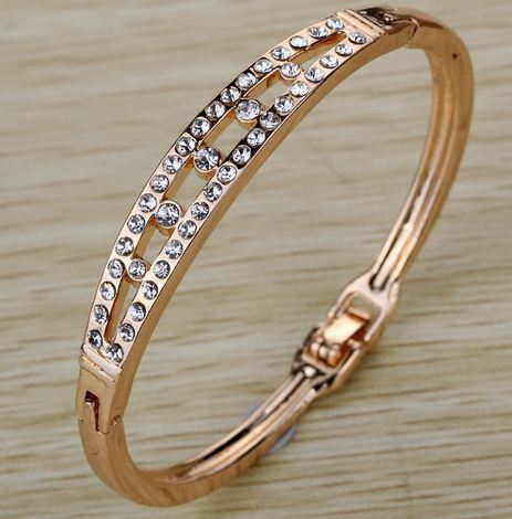 กำไลข้อมือ ทองชุบ สี Rose Gold ฝังเพชร CZ กำไลข้อมือผู้หญิง ดีไซน์ แบบเรียบ ๆ เป็นโค้ง เพชรเรียง 2 แถว กำไลข้อมือ คุณนาย สวยค่ะ 321135