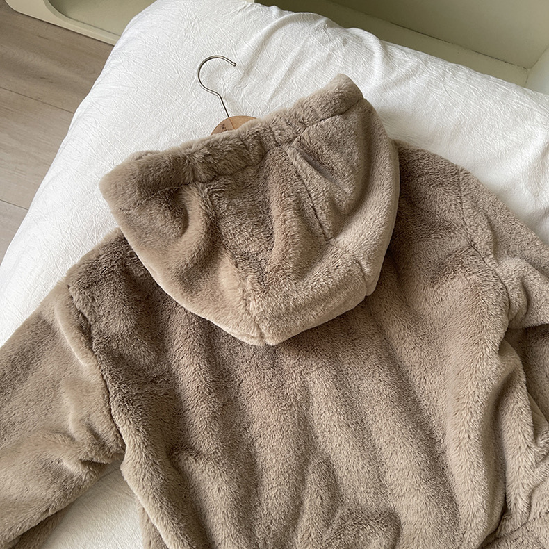 Page one เสื้อเฟอร์กันหนาว หมวกฮู้ด เสื้อขน Fluffy coat แบรนด์ page One ดำ