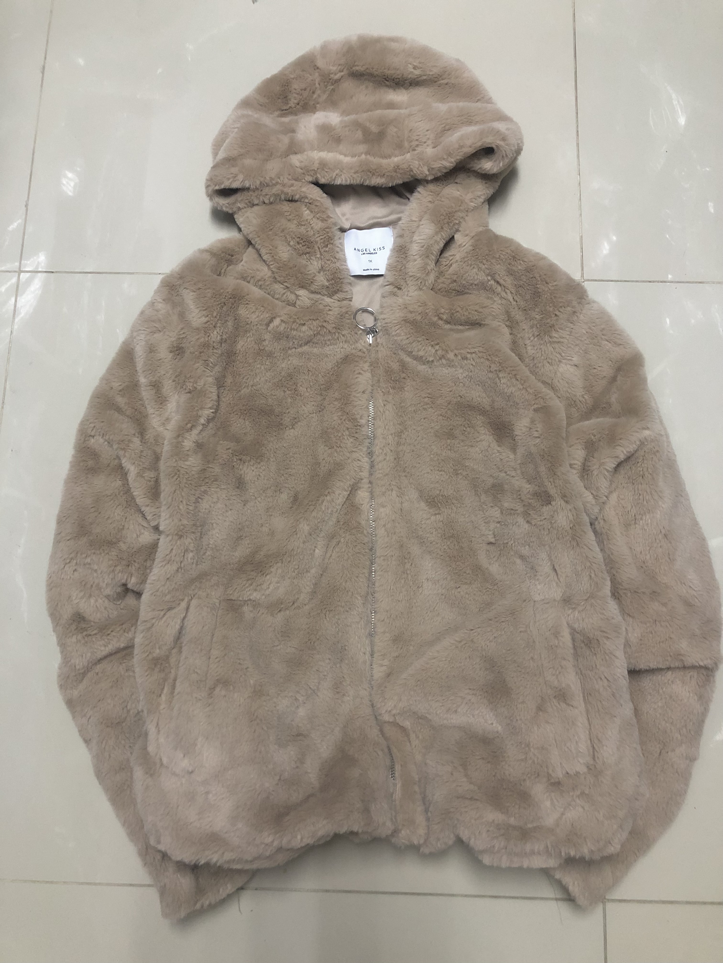 Angel kiss เสื้อเฟอร์กันหนาว หมวกฮู้ด เสื้อขน แบรนด์ ANGEL KISS (FLUFFY COAT) สำเนา น้ำตาลนู้ด