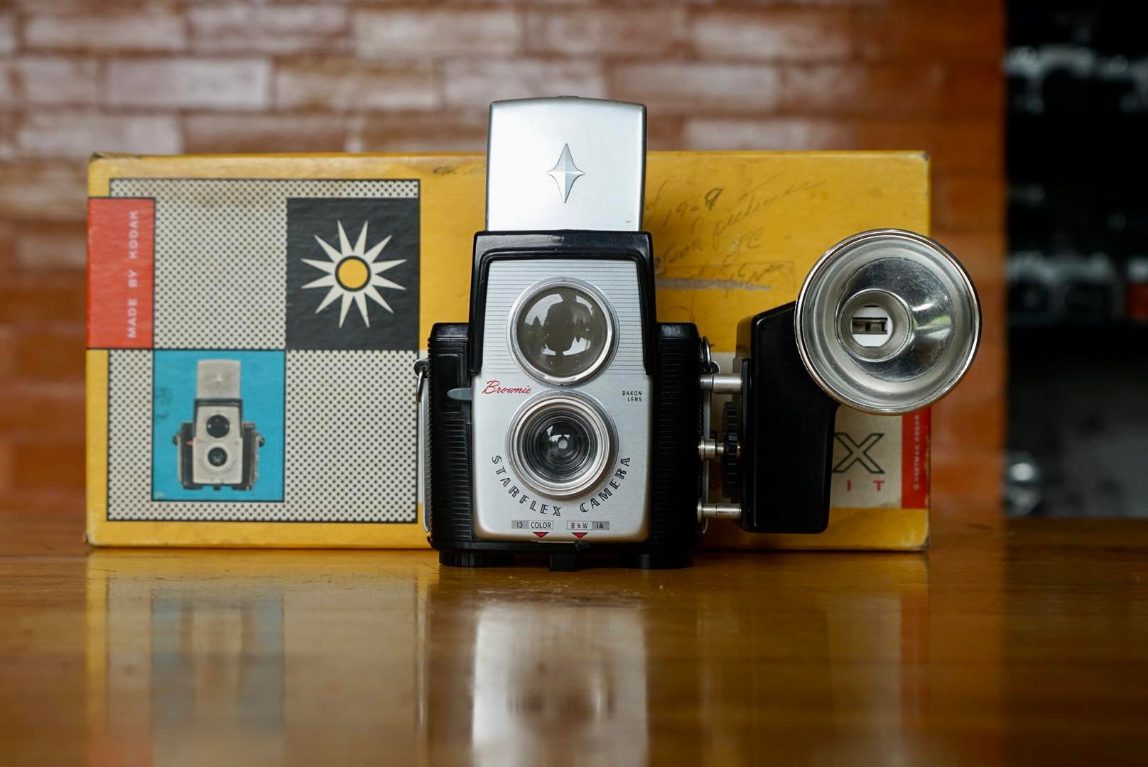 KODAK BROWNIE STARFLEX CAMERA
