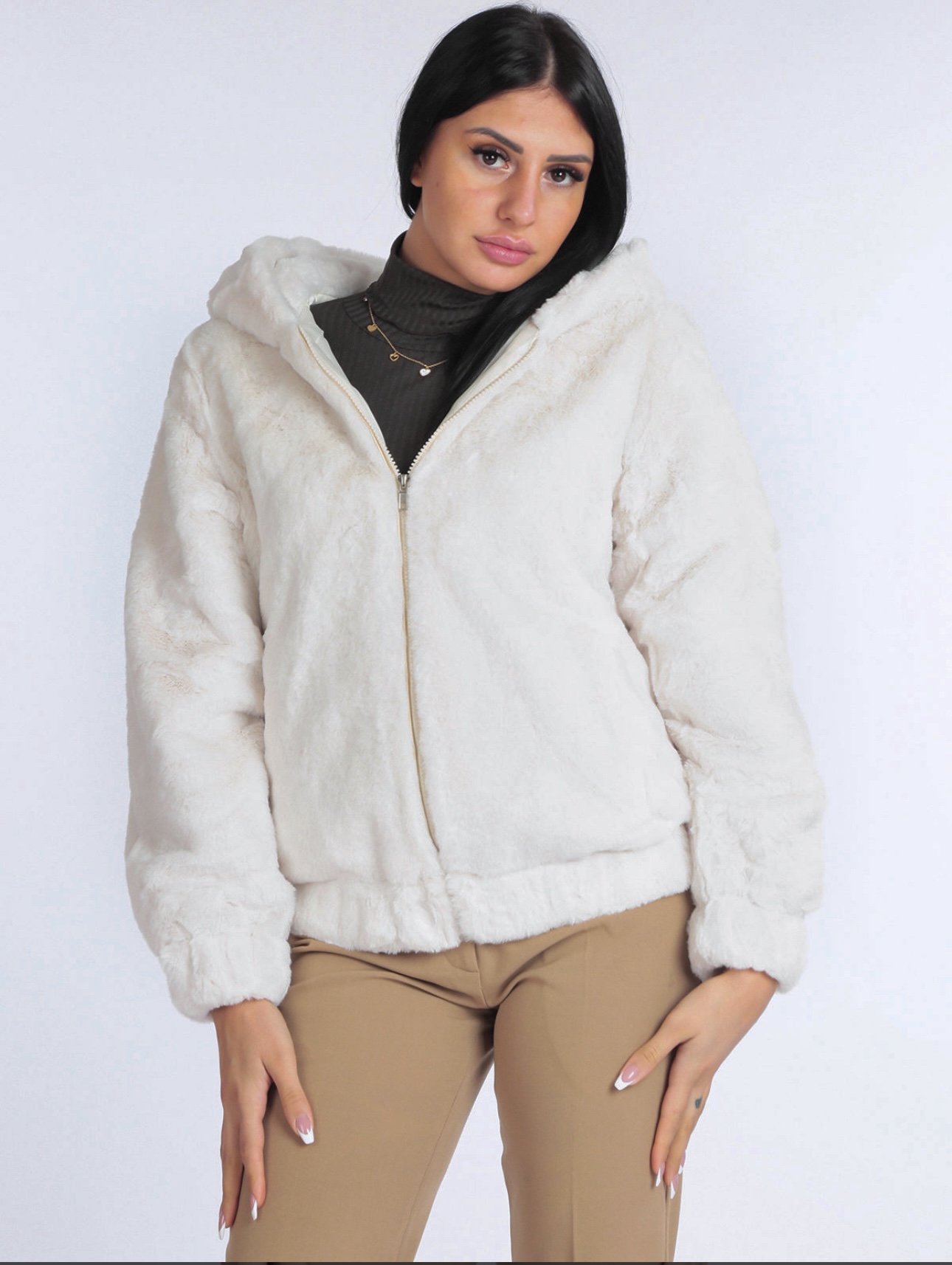 915 เสื้อเฟอร์กันหนาว หมวกฮู้ด เสื้อขน Fluffy hooded jacket แบรนด์ SANCTUARY ขาว