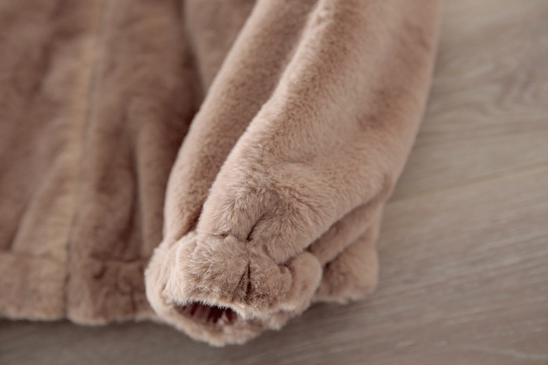 Sinsay เสื้อเฟอร์กันหนาว หมวกฮู้ด เสื้อขน Fluffy coat แบรนด์ SINSAY น้ำตาล