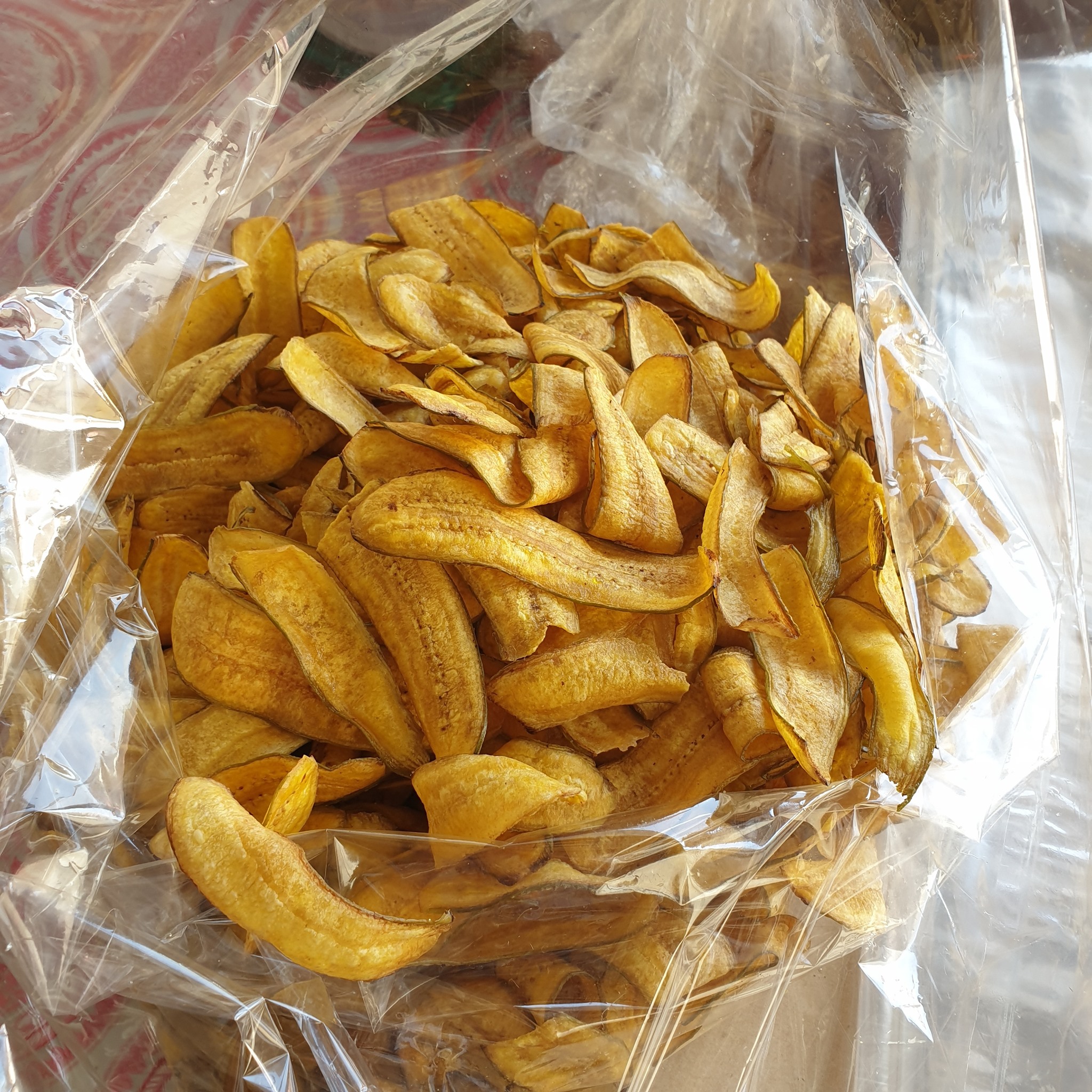 กล้วยกระทบเปลือก อบเกลือ เค็มน้อย 500g.