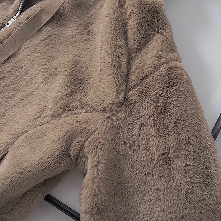 Page one เสื้อเฟอร์กันหนาว หมวกฮู้ด เสื้อขน Fluffy coat แบรนด์ page One ดำ