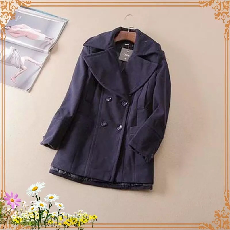 เสื้อคลุม เสื้อกันหนาว แต่งคอปกเก๋ๆ เนื้อผ้าสักหลาดสีแดง แบรนด์ดังASOS จากUK ทรงสวยหรูมากคะ Free Size (M)