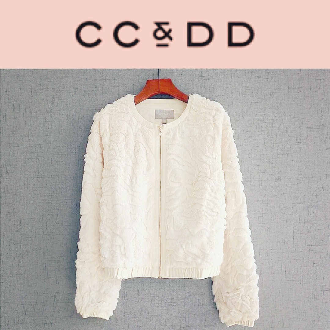 Cc&dd เสื้อกันหนาว แต่งขน เสื้อกันหนาวขนสีครีม แบรนด์เนม CC&DD ขาวครีม