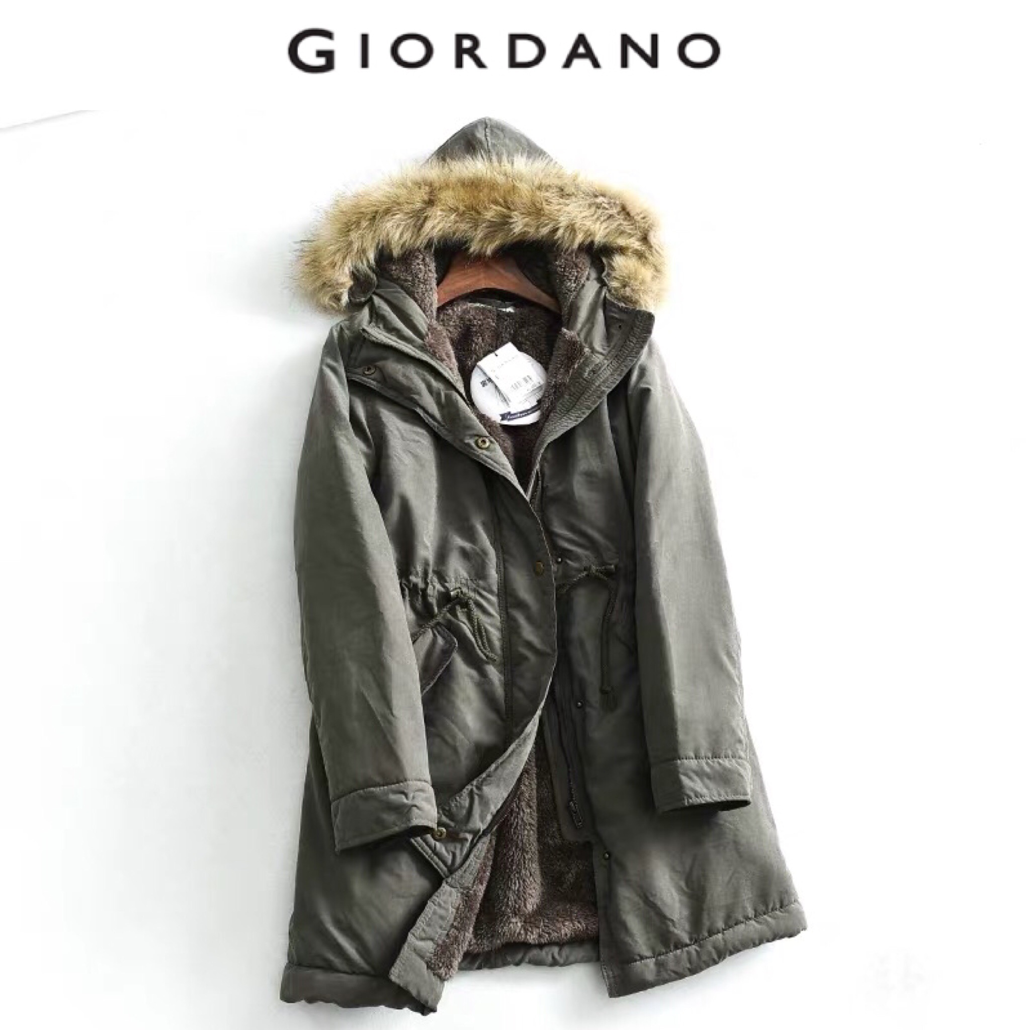 Giordano เสื้อโค้ทเฟอร์กันหนาว เสื้อฮู้ดปาร์กา โค้ทสีเขียว แต่งเฟอร์ (เฟอร์ถอดได้คะ) แบรนด์GIORDANO เขียว