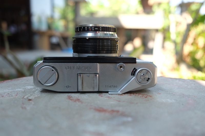 OLYMPUS AUTO EYE D.ZUIKO 45MM.F2.8