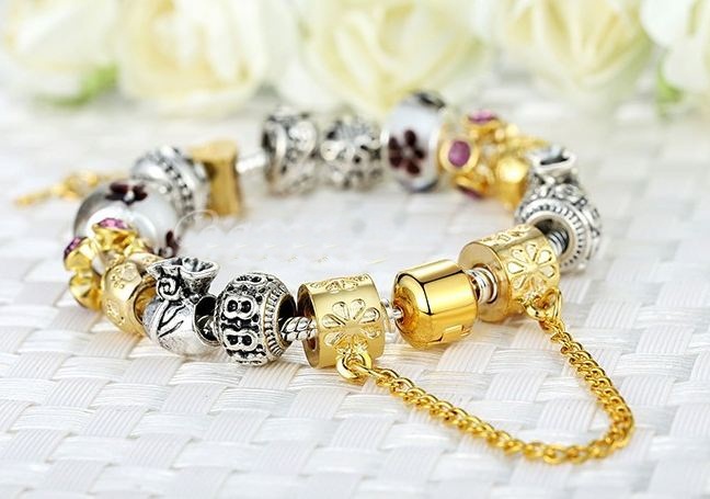 สร้อยข้อมือ Diy สร้อยข้อมือ Charm สไตล์ Pandora ใส่ ชาร์ม เงิน สลับ ทอง Glass Bead สีขาว ถุงเงิน ห้อยจี้ หัวใจ สีทอง ติด คริสตัล สวยหรู มีระดับ 86495