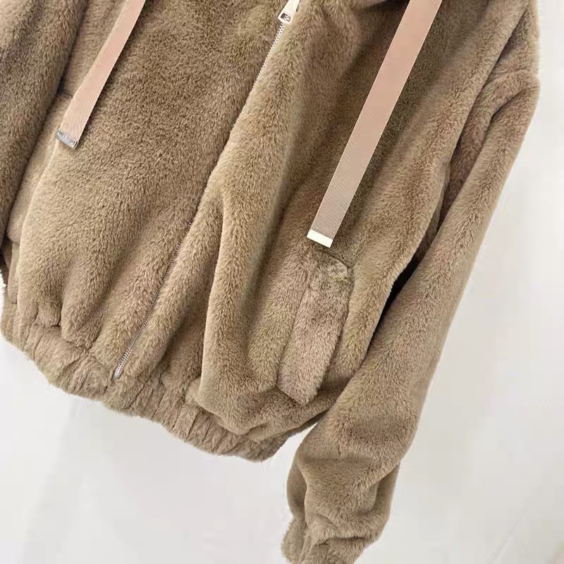 Page one เสื้อเฟอร์กันหนาว หมวกฮู้ด เสื้อขน Fluffy coat แบรนด์ page One ดำ
