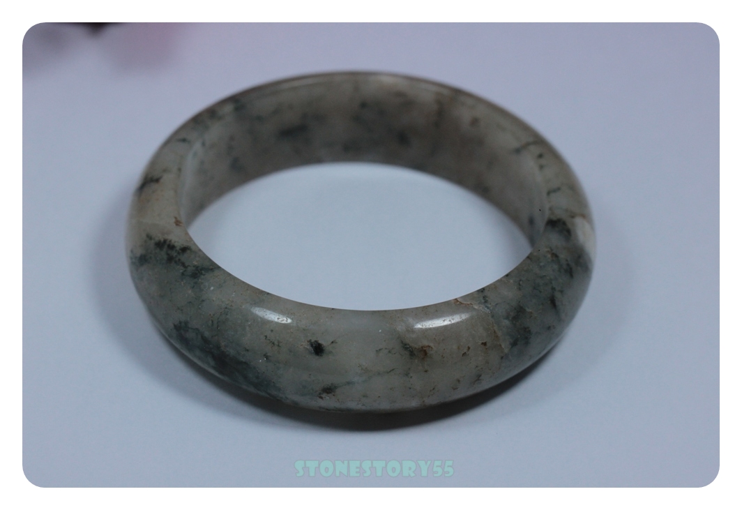 กำไลหยกแท้ลายธรรมชาติ*6.0(ขายแล้ว)